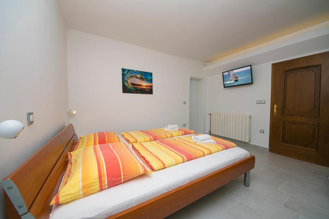 Adria Brela Apartments מראה חיצוני תמונה