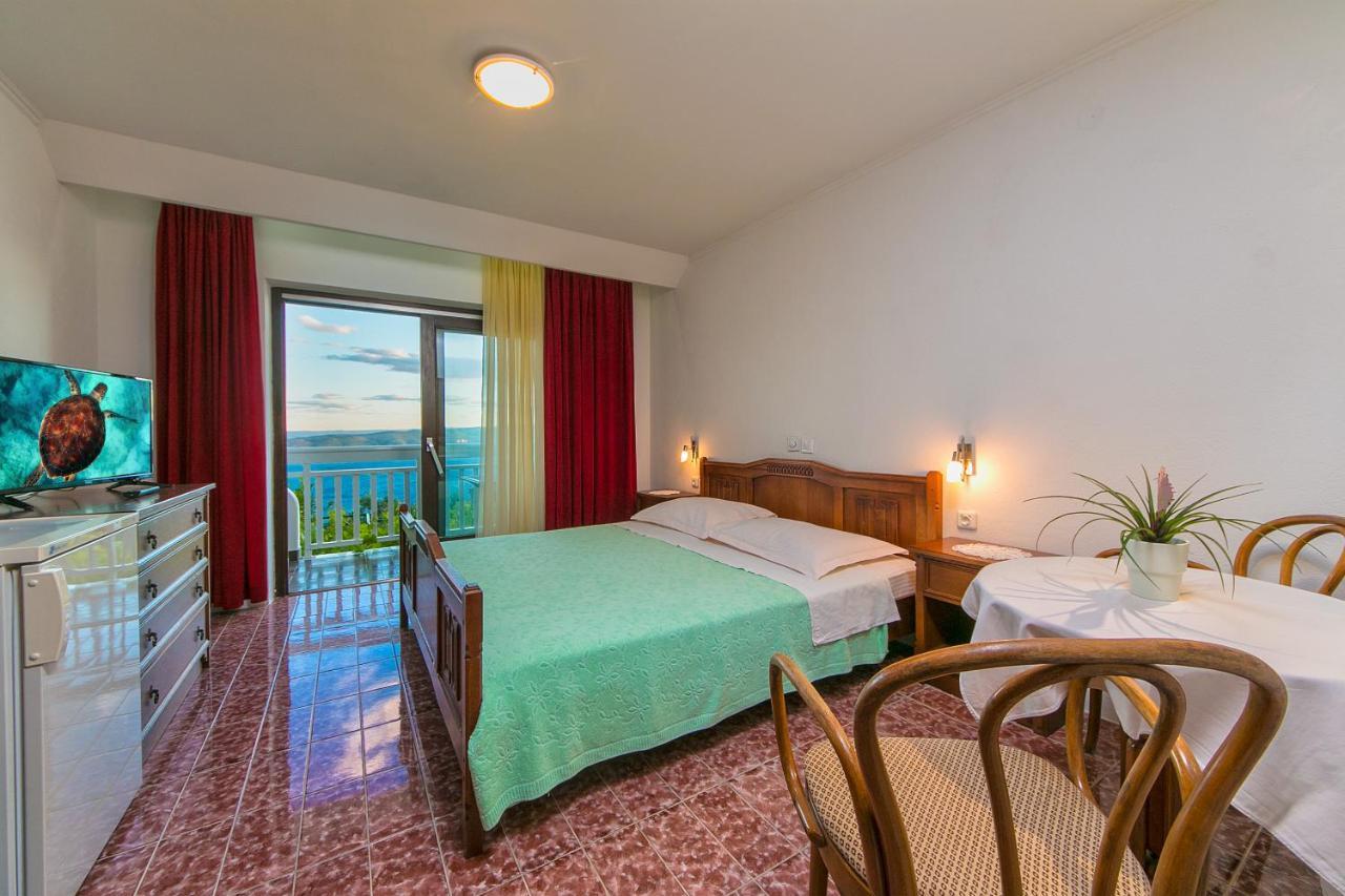Adria Brela Apartments מראה חיצוני תמונה
