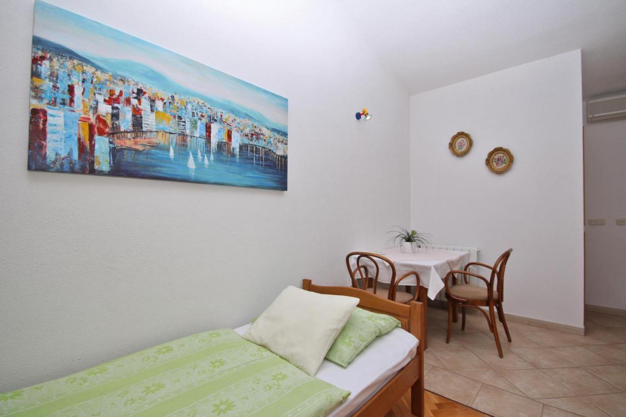 Adria Brela Apartments מראה חיצוני תמונה