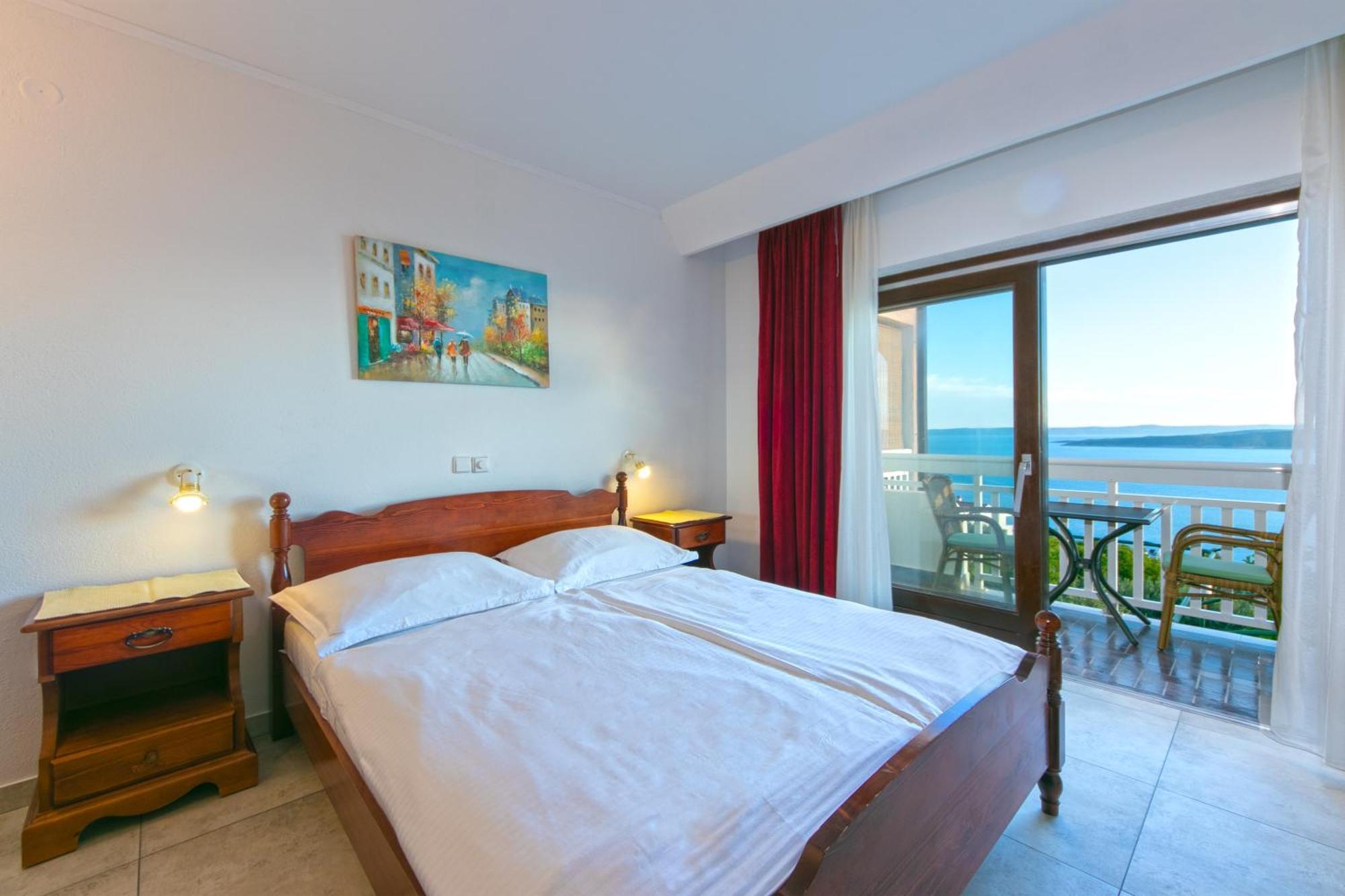 Adria Brela Apartments מראה חיצוני תמונה