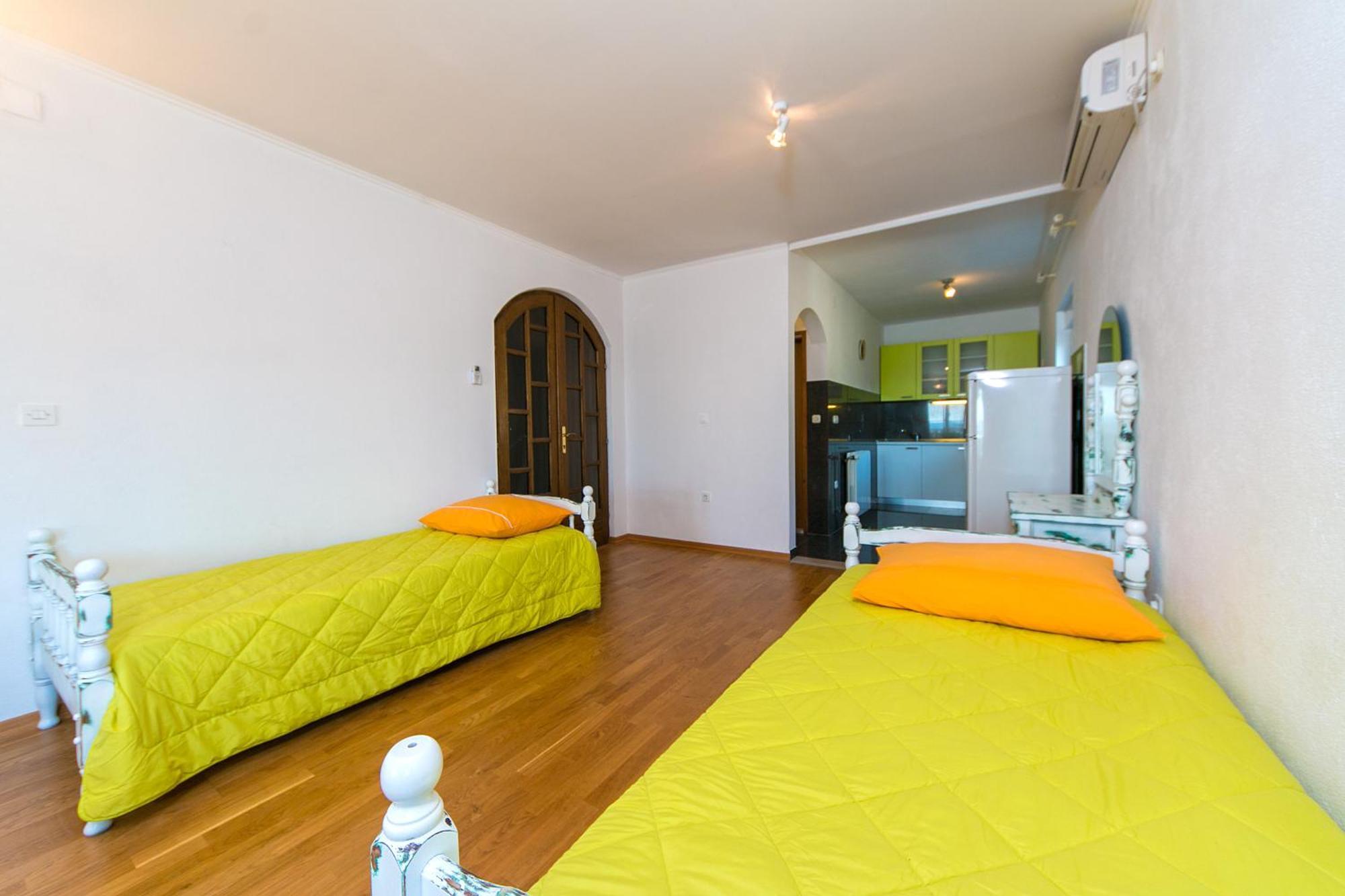 Adria Brela Apartments חדר תמונה
